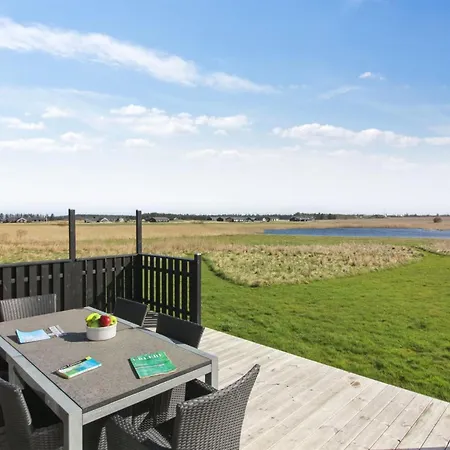 Mirkka - 1-5km From The Sea By Interhome